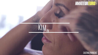 CastingFrancais - Kimberly a gigászi csöcsű milf
