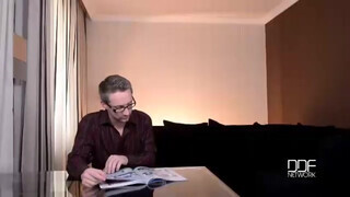 Óriás kannás tinédzser barinő