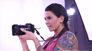 Private com - Chloe Lamour és Eveline Dellai édeshármasban hancuroznak