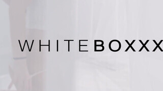 WhiteBoxxx - Sarah Kay lágy hancúrozása