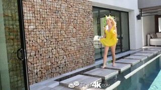 Tiny4k - Raylin Ann a pokémon cosplayes maca