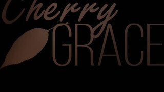 Cherry Grace nagyon csábító fehérneműben