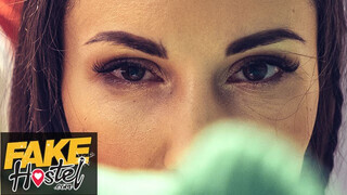 Fake Hostel HD - Lilu Moon a bűbájos orosz gádzsi