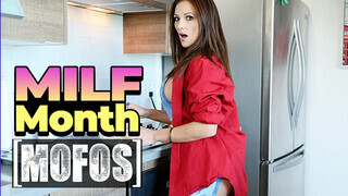 MOFOS - Mandy Flores popója megkefélve