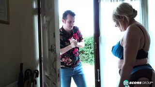 Amy Goodhead forró randija egy fiatalabb sráccal