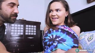 Naudi Nala vadul orálozza és lovagolja a gigantikus dárdát