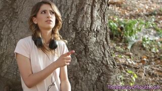 Alexa Grace tinédzser vaginája forrón dörzsölődik lezbi szerelmében