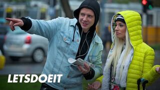 Francia lány Jessie Volt megkúrelva idegen óriási faszal
