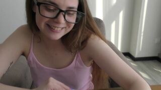 Csintalan tinédzser könyvmoly tanul anatómiát egy igazi méretes faszon! 18 éves