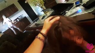 Kora Reggeli kávé után vad dugás és orál egy tinivel