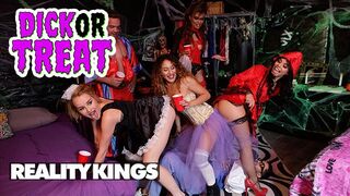 Reality Kings forró Halloween gruppen szex Eve Ellewood és Gina Valentina főszereplésével